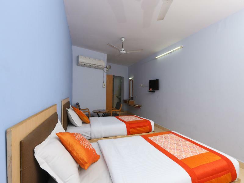 Oyo 14933 Rpr Residency Hotel Madrás Exterior foto